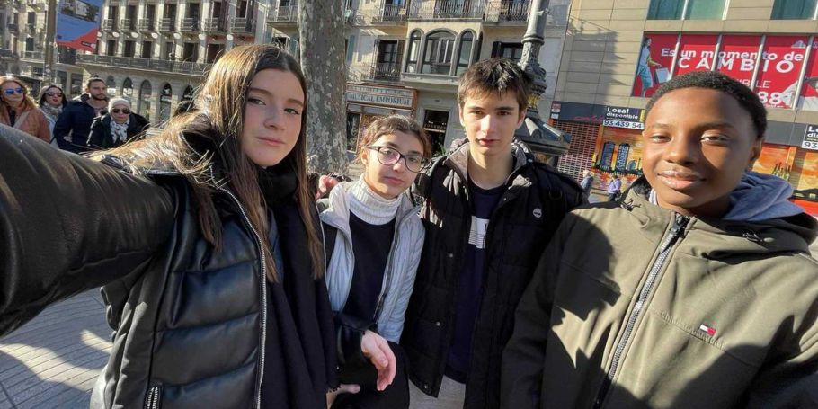 <time datetime="2023-01-26T17:38:19+00:00">26 de enero de 2023</time> | <a href="https://www.escola-horitzo.cat/author/kike/">Super User</a> | <a href="https://www.escola-horitzo.cat/category/el-dia-a-dia/" rel="tag">El dia a dia</a> | <a href="https://www.escola-horitzo.cat/2023/01/26/discovering-barcelona/#respond">No hay comentarios<span class="screen-reader-text"> en Discovering Barcelona</span></a>