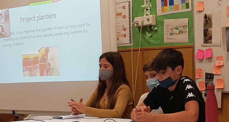 <time datetime="2021-09-28T15:15:06+00:00">28 de septiembre de 2021</time> | <a href="https://www.escola-horitzo.cat/author/kike/">Super User</a> | <a href="https://www.escola-horitzo.cat/category/el-dia-a-dia/" rel="tag">El dia a dia</a> | <a href="https://www.escola-horitzo.cat/2021/09/28/la-importancia-de-fer-feedback/#respond">No hay comentarios<span class="screen-reader-text"> en La importància de fer feedback</span></a>