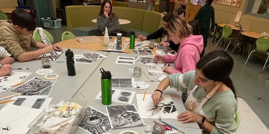 <time datetime="2023-02-23T16:28:32+00:00">23 de febrero de 2023</time> | <a href="https://www.escola-horitzo.cat/author/kike/">Super User</a> | <a href="https://www.escola-horitzo.cat/category/el-dia-a-dia/" rel="tag">El dia a dia</a> | <a href="https://www.escola-horitzo.cat/2023/02/23/leaving-a-mark/#respond">No hay comentarios<span class="screen-reader-text"> en Leaving a mark</span></a>