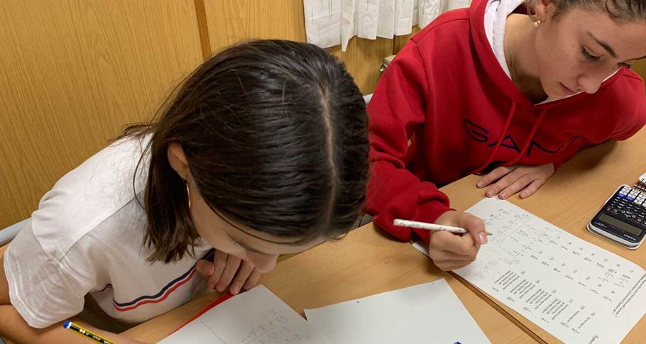 <time datetime="2019-10-28T15:15:46+00:00">28 de octubre de 2019</time> | <a href="https://www.escola-horitzo.cat/author/kike/">Super User</a> | <a href="https://www.escola-horitzo.cat/category/el-dia-a-dia/" rel="tag">El dia a dia</a> | <a href="https://www.escola-horitzo.cat/2019/10/28/descomposant/#respond">No hay comentarios<span class="screen-reader-text"> en Descomposant</span></a>