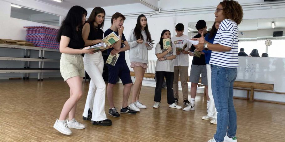 <time datetime="2023-06-12T15:56:22+00:00">12 de junio de 2023</time> | <a href="https://www.escola-horitzo.cat/author/kike/">Super User</a> | <a href="https://www.escola-horitzo.cat/category/el-dia-a-dia/" rel="tag">El dia a dia</a> | <a href="https://www.escola-horitzo.cat/2023/06/12/lorca-a-escena/#respond">No hay comentarios<span class="screen-reader-text"> en Lorca a escena!</span></a>