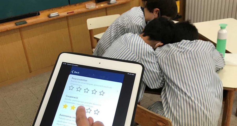 <time datetime="2020-10-02T07:33:57+00:00">2 de octubre de 2020</time> | <a href="https://www.escola-horitzo.cat/author/kike/">Super User</a> | <a href="https://www.escola-horitzo.cat/category/el-dia-a-dia/" rel="tag">El dia a dia</a> | <a href="https://www.escola-horitzo.cat/2020/10/02/pentabilities-un-nou-metode-per-a-la-captura-seguiment-i-desenvolupament-d-habilitats-socioemocionals/#respond">No hay comentarios<span class="screen-reader-text"> en Pentabilities: un eina científica per a la captura, seguiment, i desenvolupament d’habilitats socioemocionals</span></a>