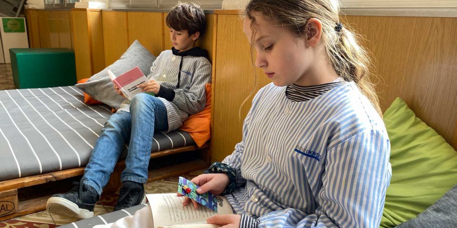 <time datetime="2025-01-17T13:21:46+00:00">17 de enero de 2025</time> | <a href="https://www.escola-horitzo.cat/author/kike/">Super User</a> | <a href="https://www.escola-horitzo.cat/category/el-dia-a-dia/" rel="tag">El dia a dia</a> | <a href="https://www.escola-horitzo.cat/2025/01/17/per-viatjar-lluny-no-hi-ha-millor-nau-que-un-llibre/#respond">No hay comentarios<span class="screen-reader-text"> en Per viatjar lluny, no hi ha millor nau que un llibre!</span></a>