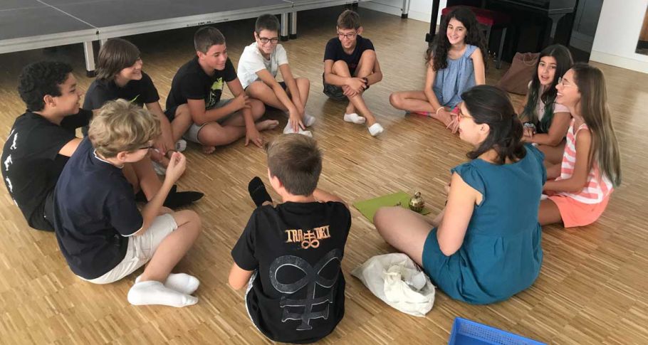 <time datetime="2019-09-17T16:25:20+00:00">17 de septiembre de 2019</time> | <a href="https://www.escola-horitzo.cat/author/kike/">Super User</a> | <a href="https://www.escola-horitzo.cat/category/el-dia-a-dia/" rel="tag">El dia a dia</a> | <a href="https://www.escola-horitzo.cat/2019/09/17/la-musica/#respond">No hay comentarios<span class="screen-reader-text"> en La música</span></a>