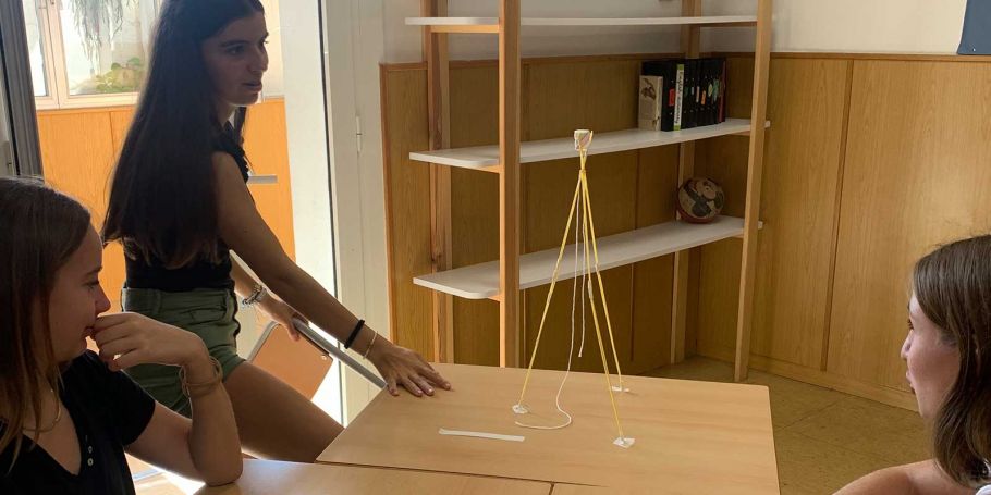 <time datetime="2023-10-10T10:36:50+00:00">10 de octubre de 2023</time> | <a href="https://www.escola-horitzo.cat/author/kike/">Super User</a> | <a href="https://www.escola-horitzo.cat/category/el-dia-a-dia/" rel="tag">El dia a dia</a> | <a href="https://www.escola-horitzo.cat/2023/10/10/marshmallow-challenge/#respond">No hay comentarios<span class="screen-reader-text"> en Marshmallow Challenge</span></a>