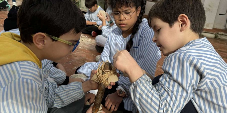 <time datetime="2024-11-28T16:26:18+00:00">28 de noviembre de 2024</time> | <a href="https://www.escola-horitzo.cat/author/kike/">Super User</a> | <a href="https://www.escola-horitzo.cat/category/el-dia-a-dia/" rel="tag">El dia a dia</a> | <a href="https://www.escola-horitzo.cat/2024/11/28/viatgem-a-la-prehistoria/#respond">No hay comentarios<span class="screen-reader-text"> en Viatgem a la prehistòria!</span></a>