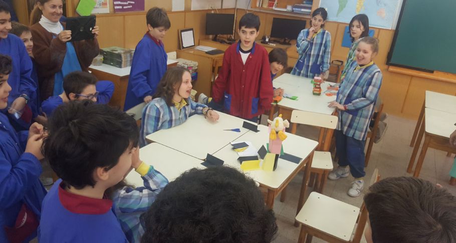 <time datetime="2018-02-19T09:02:01+00:00">19 de febrero de 2018</time> | <a href="https://www.escola-horitzo.cat/author/kike/">Super User</a> | <a href="https://www.escola-horitzo.cat/category/el-dia-a-dia/" rel="tag">El dia a dia</a> | <a href="https://www.escola-horitzo.cat/2018/02/19/nous-reptes-dins-del-projecte-steam/#respond">No hay comentarios<span class="screen-reader-text"> en Nous reptes dins del Projecte STEAM</span></a>