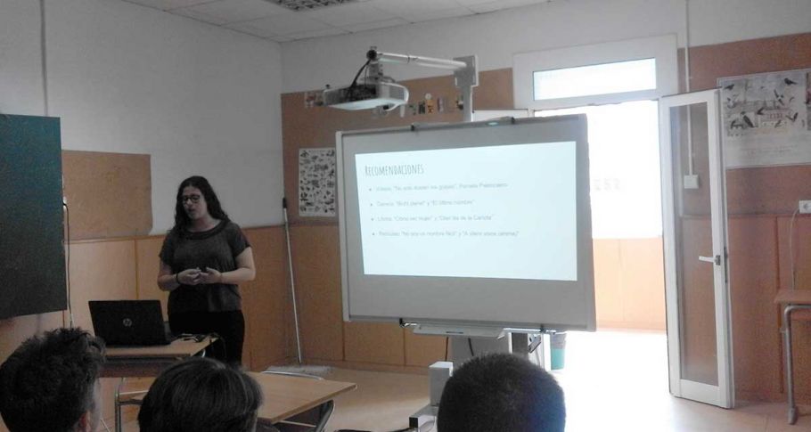 <time datetime="2018-05-30T10:11:41+00:00">30 de mayo de 2018</time> | <a href="https://www.escola-horitzo.cat/author/kike/">Super User</a> | <a href="https://www.escola-horitzo.cat/category/el-dia-a-dia/" rel="tag">El dia a dia</a> | <a href="https://www.escola-horitzo.cat/2018/05/30/xerrada-interactiva-organitzada-per-la-ub-dins-del-seu-programa-aprenentatge-servei/#respond">No hay comentarios<span class="screen-reader-text"> en Xerrada interactiva organitzada per la UB dins del seu Programa Aprenentatge Servei</span></a>
