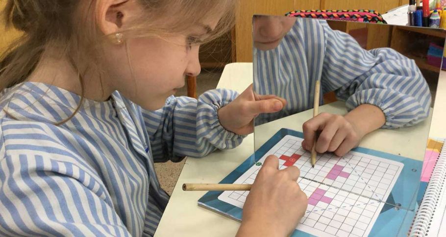 <time datetime="2022-05-02T10:41:09+00:00">2 de mayo de 2022</time> | <a href="https://www.escola-horitzo.cat/author/kike/">Super User</a> | <a href="https://www.escola-horitzo.cat/category/el-dia-a-dia/" rel="tag">El dia a dia</a> | <a href="https://www.escola-horitzo.cat/2022/05/02/juguem-al-mirall/#respond">No hay comentarios<span class="screen-reader-text"> en Juguem al mirall</span></a>