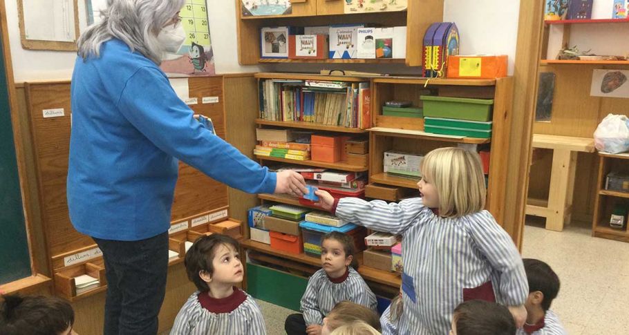 <time datetime="2022-02-08T16:56:22+00:00">8 de febrero de 2022</time> | <a href="https://www.escola-horitzo.cat/author/kike/">Super User</a> | <a href="https://www.escola-horitzo.cat/category/el-dia-a-dia/" rel="tag">El dia a dia</a> | <a href="https://www.escola-horitzo.cat/2022/02/08/la-biblioteca/#respond">No hay comentarios<span class="screen-reader-text"> en La biblioteca</span></a>