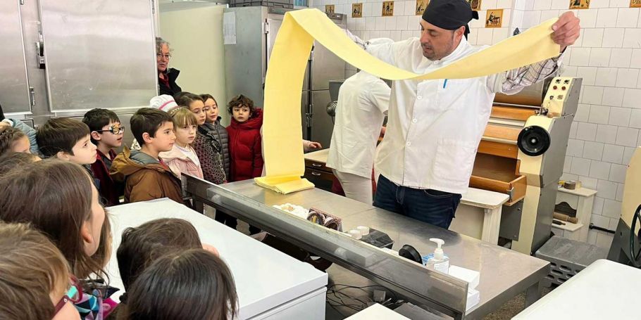 <time datetime="2024-02-15T16:59:53+00:00">15 de febrero de 2024</time> | <a href="https://www.escola-horitzo.cat/author/kike/">Super User</a> | <a href="https://www.escola-horitzo.cat/category/el-dia-a-dia/" rel="tag">El dia a dia</a> | <a href="https://www.escola-horitzo.cat/2024/02/15/la-curiositat/#respond">No hay comentarios<span class="screen-reader-text"> en La curiositat</span></a>