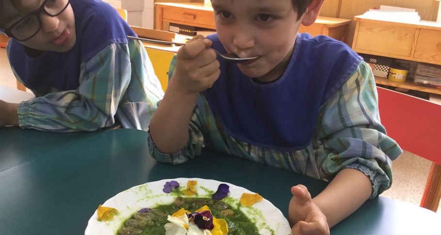 <time datetime="2018-05-03T15:17:05+00:00">3 de mayo de 2018</time> | <a href="https://www.escola-horitzo.cat/author/kike/">Super User</a> | <a href="https://www.escola-horitzo.cat/category/el-dia-a-dia/" rel="tag">El dia a dia</a> | <a href="https://www.escola-horitzo.cat/2018/05/03/cuinant-i-treballant/#respond">No hay comentarios<span class="screen-reader-text"> en Cuinant i treballant</span></a>