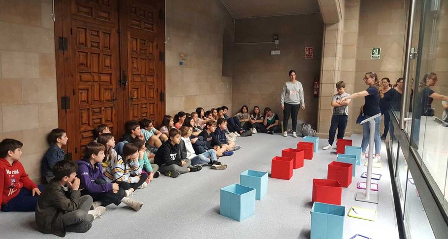 <time datetime="2019-05-13T09:08:40+00:00">13 de mayo de 2019</time> | <a href="https://www.escola-horitzo.cat/author/kike/">Super User</a> | <a href="https://www.escola-horitzo.cat/category/el-dia-a-dia/" rel="tag">El dia a dia</a> | <a href="https://www.escola-horitzo.cat/2019/05/13/l-educacio-forma-ciutadans-competents-capacos-de-canviar-el-mon/#respond">No hay comentarios<span class="screen-reader-text"> en L’educació forma ciutadans competents capaços de canviar el món</span></a>