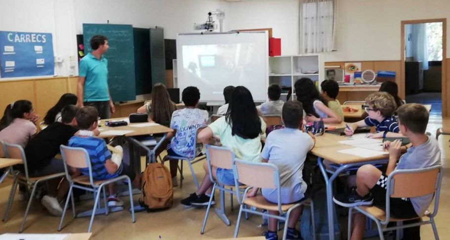 <time datetime="2019-10-08T16:19:16+00:00">8 de octubre de 2019</time> | <a href="https://www.escola-horitzo.cat/author/kike/">Super User</a> | <a href="https://www.escola-horitzo.cat/category/el-dia-a-dia/" rel="tag">El dia a dia</a> | <a href="https://www.escola-horitzo.cat/2019/10/08/advertising-techniques/#respond">No hay comentarios<span class="screen-reader-text"> en Advertising techniques</span></a>