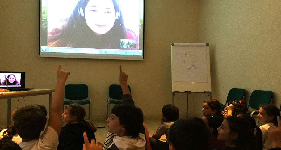 <time datetime="2019-05-21T15:34:27+00:00">21 de mayo de 2019</time> | <a href="https://www.escola-horitzo.cat/author/kike/">Super User</a> | <a href="https://www.escola-horitzo.cat/category/el-dia-a-dia/" rel="tag">El dia a dia</a> | <a href="https://www.escola-horitzo.cat/2019/05/21/videoconferencia-amb-hth-chula-vista-san-diego/#respond">No hay comentarios<span class="screen-reader-text"> en Videoconferència amb amb el Lucile Packard Children’s Hospital (Stanford)</span></a>