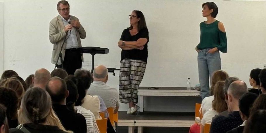 <time datetime="2024-09-18T14:11:03+00:00">18 de septiembre de 2024</time> | <a href="https://www.escola-horitzo.cat/author/kike/">Super User</a> | <a href="https://www.escola-horitzo.cat/category/el-dia-a-dia/" rel="tag">El dia a dia</a> | <a href="https://www.escola-horitzo.cat/2024/09/18/som-una-gran-comunitat/#respond">No hay comentarios<span class="screen-reader-text"> en Som una GRAN Comunitat</span></a>