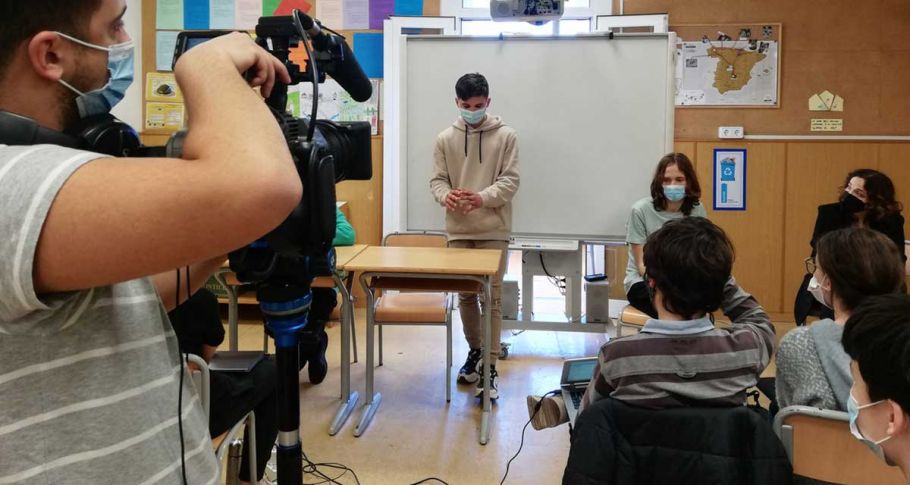 <time datetime="2022-04-04T10:29:48+00:00">4 de abril de 2022</time> | <a href="https://www.escola-horitzo.cat/author/kike/">Super User</a> | <a href="https://www.escola-horitzo.cat/category/el-dia-a-dia/" rel="tag">El dia a dia</a> | <a href="https://www.escola-horitzo.cat/2022/04/04/la-situacio-d-ucraina-en-primera-persona/#respond">No hay comentarios<span class="screen-reader-text"> en La situació d’Ucraïna en primera persona.</span></a>