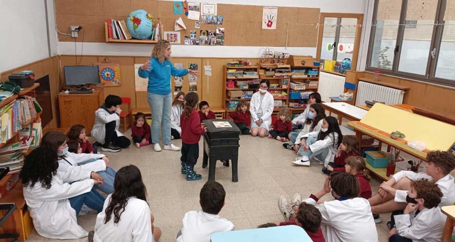 <time datetime="2022-05-02T11:18:36+00:00">2 de mayo de 2022</time> | <a href="https://www.escola-horitzo.cat/author/kike/">Super User</a> | <a href="https://www.escola-horitzo.cat/category/el-dia-a-dia/" rel="tag">El dia a dia</a> | <a href="https://www.escola-horitzo.cat/2022/05/02/som-sostenibles/#respond">No hay comentarios<span class="screen-reader-text"> en Som sostenibles</span></a>