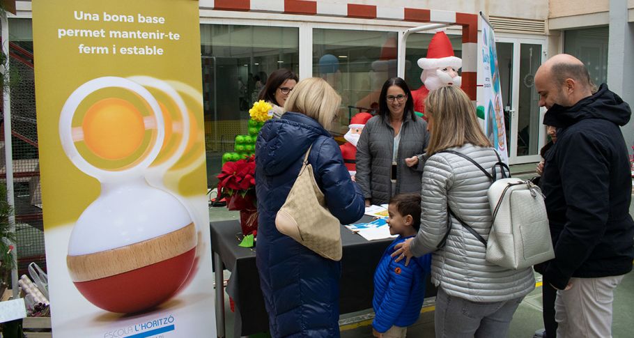 <time datetime="2018-12-17T18:48:08+00:00">17 de diciembre de 2018</time> | <a href="https://www.escola-horitzo.cat/author/kike/">Super User</a> | <a href="https://www.escola-horitzo.cat/category/el-dia-a-dia/" rel="tag">El dia a dia</a> | <a href="https://www.escola-horitzo.cat/2018/12/17/ahir-vam-celebrar-a-l-escola-la-1a-jornada-de-portes-obertes-i-el-mercat-nadalenc-amb-un-gran-exit/#respond">No hay comentarios<span class="screen-reader-text"> en Ahir vam celebrar a l’Escola la 1a Jornada de Portes Obertes i el Mercat Nadalenc amb un gran èxit</span></a>