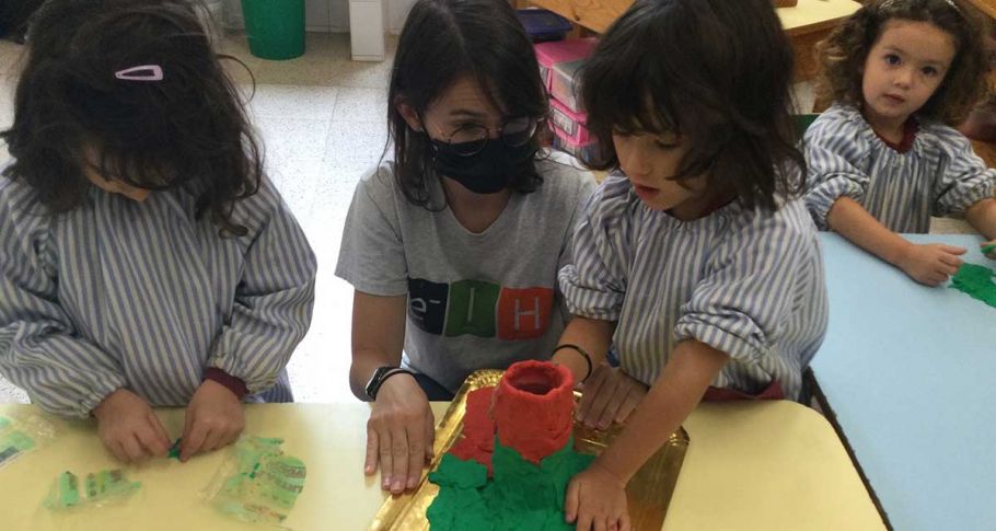 <time datetime="2021-09-30T16:02:42+00:00">30 de septiembre de 2021</time> | <a href="https://www.escola-horitzo.cat/author/kike/">Super User</a> | <a href="https://www.escola-horitzo.cat/category/el-dia-a-dia/" rel="tag">El dia a dia</a> | <a href="https://www.escola-horitzo.cat/2021/09/30/vivim-l-actualitat/#respond">No hay comentarios<span class="screen-reader-text"> en Vivim l’actualitat</span></a>