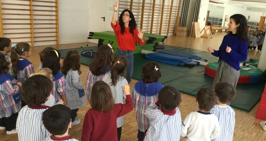 <time datetime="2019-03-28T15:23:31+00:00">28 de marzo de 2019</time> | <a href="https://www.escola-horitzo.cat/author/kike/">Super User</a> | <a href="https://www.escola-horitzo.cat/category/el-dia-a-dia/" rel="tag">El dia a dia</a> | <a href="https://www.escola-horitzo.cat/2019/03/28/hem-representat-dos-contes-les-set-cabretes-i-el-llop-i-el-cargol-i-lherba-de-poniol/#respond">No hay comentarios<span class="screen-reader-text"> en Hem representat dos contes: “Les set cabretes i el llop”; i “El cargol i l’herba de poniol”</span></a>