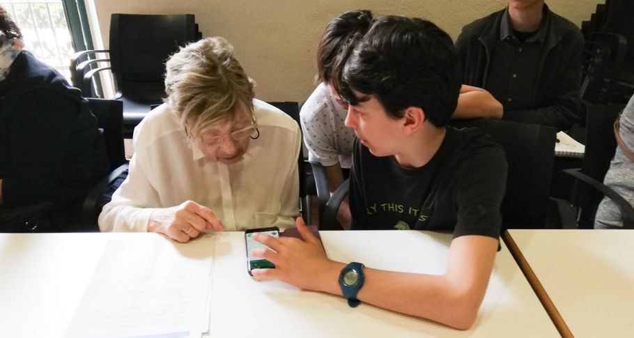 <time datetime="2019-06-05T16:06:53+00:00">5 de junio de 2019</time> | <a href="https://www.escola-horitzo.cat/author/kike/">Super User</a> | <a href="https://www.escola-horitzo.cat/category/el-dia-a-dia/" rel="tag">El dia a dia</a> | <a href="https://www.escola-horitzo.cat/2019/06/05/la-magia-de-compartir-amb-algu-d-una-altra-edat/#respond">No hay comentarios<span class="screen-reader-text"> en La màgia de compartir amb algú d’una altra edat</span></a>