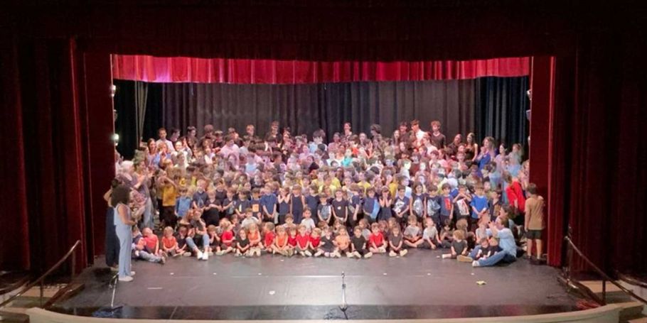 <time datetime="2024-06-03T15:19:34+00:00">3 de junio de 2024</time> | <a href="https://www.escola-horitzo.cat/author/kike/">Super User</a> | <a href="https://www.escola-horitzo.cat/category/el-dia-a-dia/" rel="tag">El dia a dia</a> | <a href="https://www.escola-horitzo.cat/2024/06/03/la-festa-de-les-families-eidolon/#respond">No hay comentarios<span class="screen-reader-text"> en La Festa de les Famílies: Eidolon</span></a>