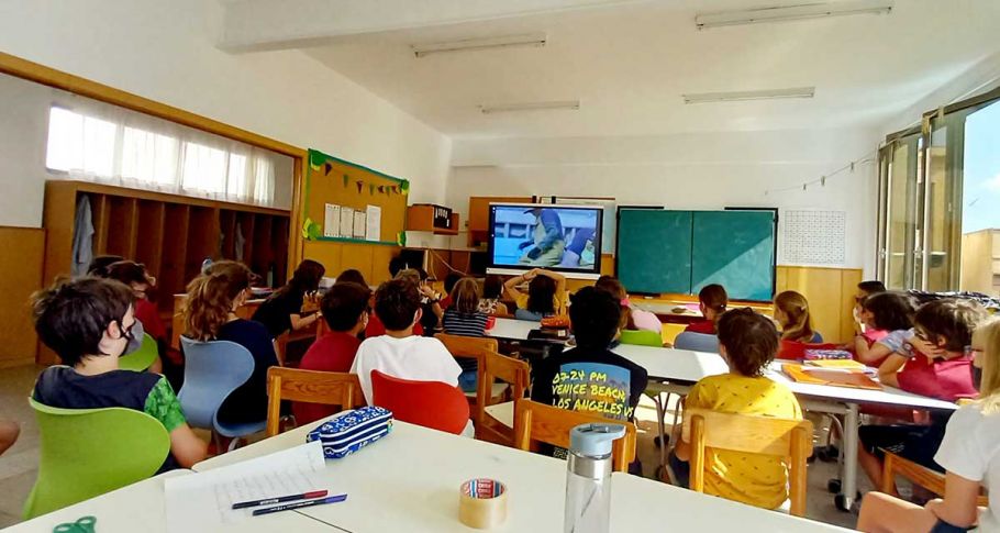 <time datetime="2021-11-26T18:11:39+00:00">26 de noviembre de 2021</time> | <a href="https://www.escola-horitzo.cat/author/kike/">Super User</a> | <a href="https://www.escola-horitzo.cat/category/el-dia-a-dia/" rel="tag">El dia a dia</a> | <a href="https://www.escola-horitzo.cat/2021/11/26/el-plastic-d-amic-a-enemic/#respond">No hay comentarios<span class="screen-reader-text"> en El plàstic. D’amic a enemic</span></a>