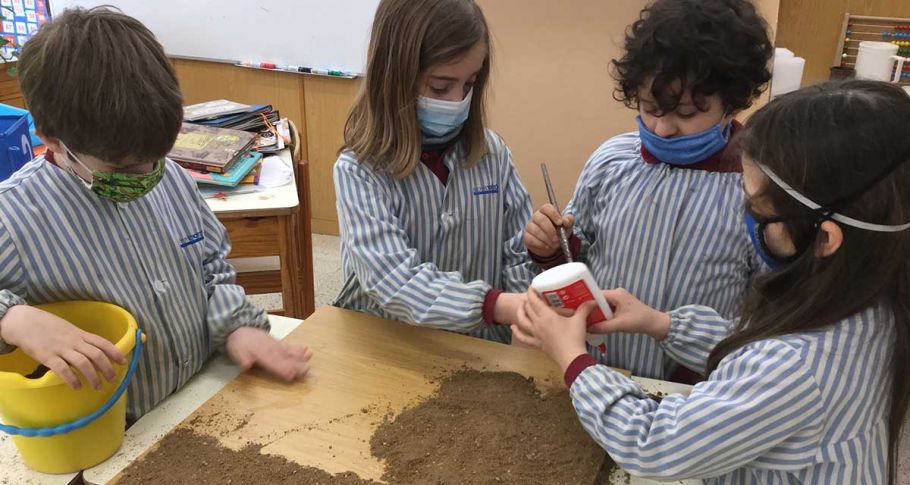 <time datetime="2021-02-24T16:32:17+00:00">24 de febrero de 2021</time> | <a href="https://www.escola-horitzo.cat/author/kike/">Super User</a> | <a href="https://www.escola-horitzo.cat/category/el-dia-a-dia/" rel="tag">El dia a dia</a> | <a href="https://www.escola-horitzo.cat/2021/02/24/projecte-de-recerca-autonom-pr/#respond">No hay comentarios<span class="screen-reader-text"> en Projecte de Recerca Autònom (@PR)</span></a>