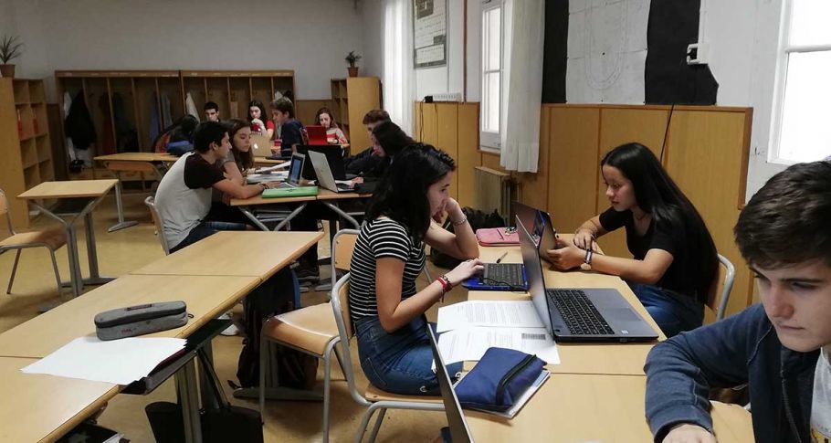 <time datetime="2018-10-31T11:13:10+00:00">31 de octubre de 2018</time> | <a href="https://www.escola-horitzo.cat/author/kike/">Super User</a> | <a href="https://www.escola-horitzo.cat/category/el-dia-a-dia/" rel="tag">El dia a dia</a> | <a href="https://www.escola-horitzo.cat/2018/10/31/projecte-humanistic-la-1a-volta-al-mon/#respond">No hay comentarios<span class="screen-reader-text"> en Projecte humanístic: La 1a volta al món?</span></a>