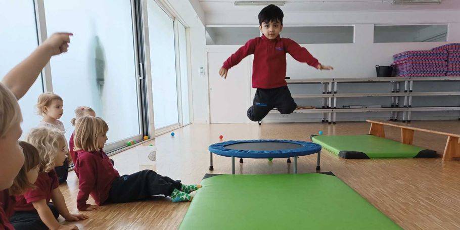 <time datetime="2024-11-23T17:01:47+00:00">23 de noviembre de 2024</time> | <a href="https://www.escola-horitzo.cat/author/kike/">Super User</a> | <a href="https://www.escola-horitzo.cat/category/el-dia-a-dia/" rel="tag">El dia a dia</a> | <a href="https://www.escola-horitzo.cat/2024/11/23/1-2-3-jump/#respond">No hay comentarios<span class="screen-reader-text"> en 1, 2, 3, Jump!</span></a>