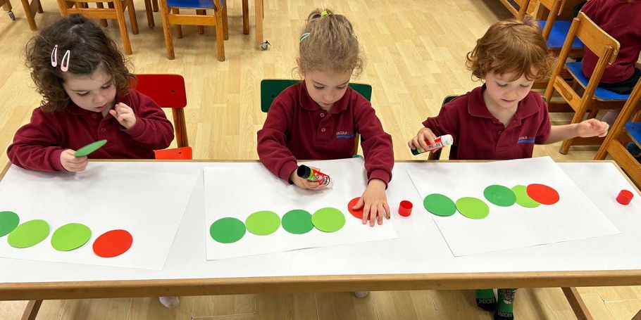 <time datetime="2024-05-27T10:10:43+00:00">27 de mayo de 2024</time> | <a href="https://www.escola-horitzo.cat/author/kike/">Super User</a> | <a href="https://www.escola-horitzo.cat/category/el-dia-a-dia/" rel="tag">El dia a dia</a> | <a href="https://www.escola-horitzo.cat/2024/05/27/the-very-hungry-caterpillar/#respond">No hay comentarios<span class="screen-reader-text"> en The Very Hungry Caterpillar</span></a>