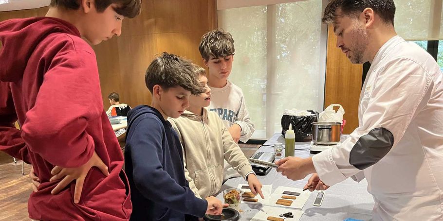 <time datetime="2024-11-18T09:58:59+00:00">18 de noviembre de 2024</time> | <a href="https://www.escola-horitzo.cat/author/kike/">Super User</a> | <a href="https://www.escola-horitzo.cat/category/el-dia-a-dia/" rel="tag">El dia a dia</a> | <a href="https://www.escola-horitzo.cat/2024/11/18/joves-tastaolletes/#respond">No hay comentarios<span class="screen-reader-text"> en Joves tastaolletes</span></a>