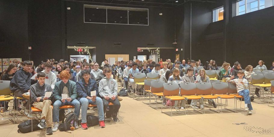 <time datetime="2025-01-10T14:27:40+00:00">10 de enero de 2025</time> | <a href="https://www.escola-horitzo.cat/author/kike/">Super User</a> | <a href="https://www.escola-horitzo.cat/category/el-dia-a-dia/" rel="tag">El dia a dia</a> | <a href="https://www.escola-horitzo.cat/2025/01/10/la-gent-que-estimo/#respond">No hay comentarios<span class="screen-reader-text"> en La gent que estimo</span></a>