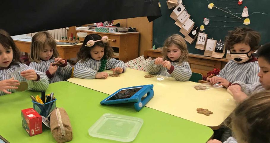 <time datetime="2021-12-21T16:30:51+00:00">21 de diciembre de 2021</time> | <a href="https://www.escola-horitzo.cat/author/kike/">Super User</a> | <a href="https://www.escola-horitzo.cat/category/el-dia-a-dia/" rel="tag">El dia a dia</a> | <a href="https://www.escola-horitzo.cat/2021/12/21/olor-d-hivern/#respond">No hay comentarios<span class="screen-reader-text"> en Olor d’hivern</span></a>
