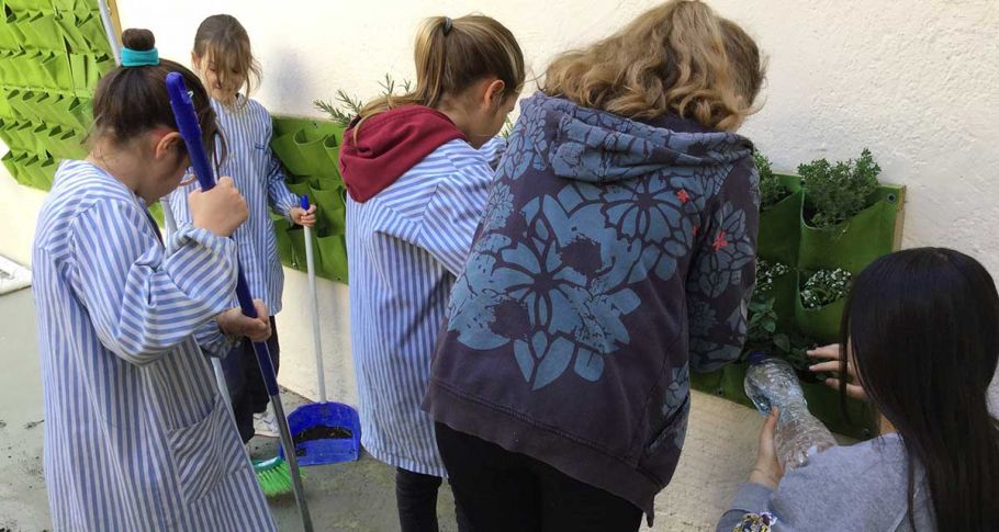 <time datetime="2020-03-12T16:26:39+00:00">12 de marzo de 2020</time> | <a href="https://www.escola-horitzo.cat/author/kike/">Super User</a> | <a href="https://www.escola-horitzo.cat/category/el-dia-a-dia/" rel="tag">El dia a dia</a> | <a href="https://www.escola-horitzo.cat/2020/03/12/sostenibilitat/#respond">No hay comentarios<span class="screen-reader-text"> en Sostenibilitat</span></a>
