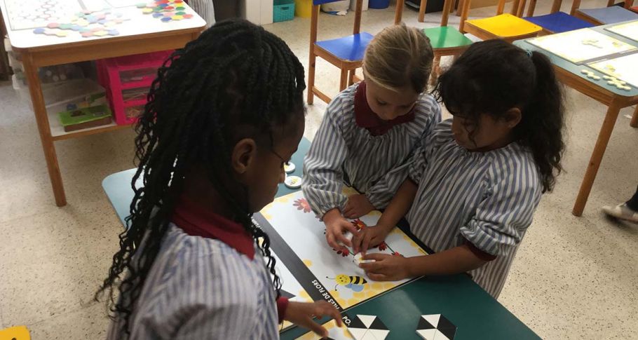 <time datetime="2020-10-27T08:14:34+00:00">27 de octubre de 2020</time> | <a href="https://www.escola-horitzo.cat/author/kike/">Super User</a> | <a href="https://www.escola-horitzo.cat/category/el-dia-a-dia/" rel="tag">El dia a dia</a> | <a href="https://www.escola-horitzo.cat/2020/10/27/les-noves-maletes-del-mmaca/#respond">No hay comentarios<span class="screen-reader-text"> en Les noves maletes del @MMACA</span></a>