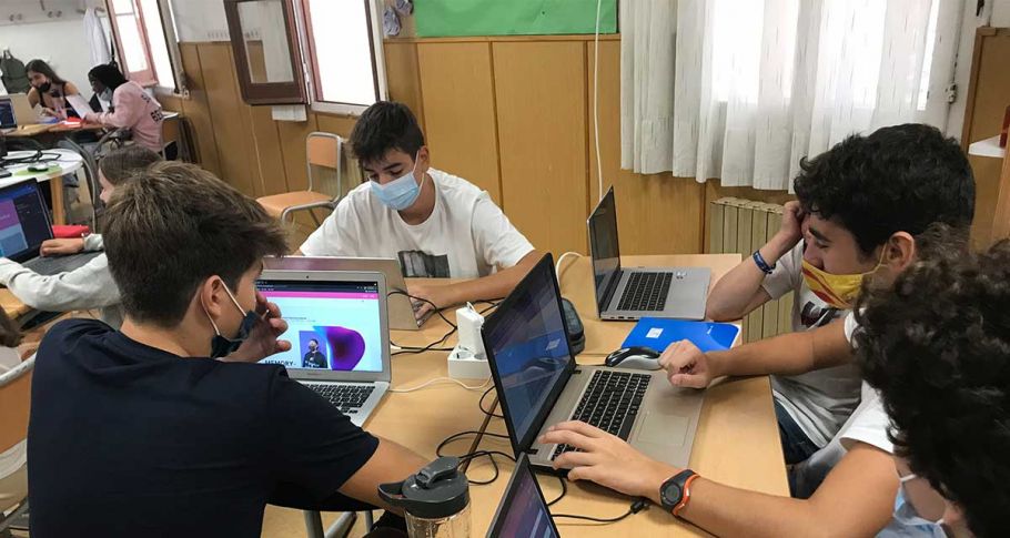 <time datetime="2021-09-20T15:22:38+00:00">20 de septiembre de 2021</time> | <a href="https://www.escola-horitzo.cat/author/kike/">Super User</a> | <a href="https://www.escola-horitzo.cat/category/el-dia-a-dia/" rel="tag">El dia a dia</a> | <a href="https://www.escola-horitzo.cat/2021/09/20/un-nou-projecte-amb-nuvustudio/#respond">No hay comentarios<span class="screen-reader-text"> en Un nou projecte amb @nuvustudio</span></a>