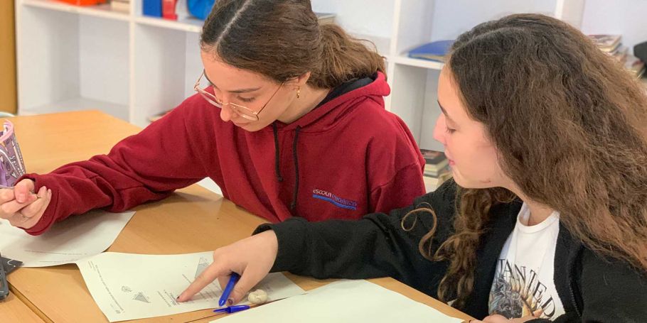 <time datetime="2023-11-27T16:55:30+00:00">27 de noviembre de 2023</time> | <a href="https://www.escola-horitzo.cat/author/kike/">Super User</a> | <a href="https://www.escola-horitzo.cat/category/el-dia-a-dia/" rel="tag">El dia a dia</a> | <a href="https://www.escola-horitzo.cat/2023/11/27/col%c2%b7laborar/#respond">No hay comentarios<span class="screen-reader-text"> en Col·laborar</span></a>
