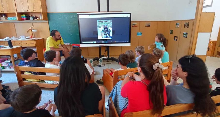 <time datetime="2022-07-19T10:05:03+00:00">19 de julio de 2022</time> | <a href="https://www.escola-horitzo.cat/author/kike/">Super User</a> | <a href="https://www.escola-horitzo.cat/category/el-dia-a-dia/" rel="tag">El dia a dia</a> | <a href="https://www.escola-horitzo.cat/2022/07/19/fum-al-patinet-electric/#respond">No hay comentarios<span class="screen-reader-text"> en Fum al patinet elèctric!</span></a>