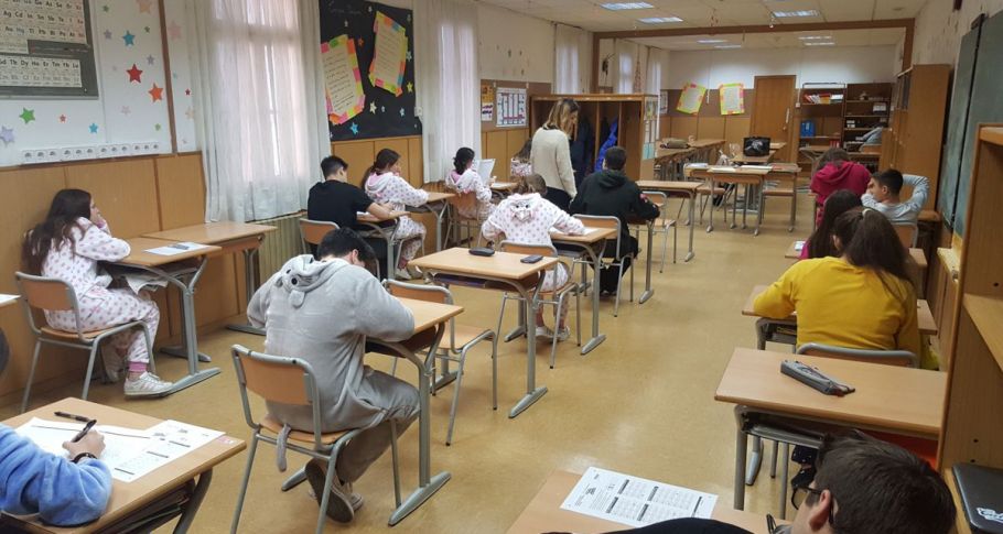 <time datetime="2018-02-12T08:13:35+00:00">12 de febrero de 2018</time> | <a href="https://www.escola-horitzo.cat/author/kike/">Super User</a> | <a href="https://www.escola-horitzo.cat/category/el-dia-a-dia/" rel="tag">El dia a dia</a> | <a href="https://www.escola-horitzo.cat/2018/02/12/competencies-basiques/#respond">No hay comentarios<span class="screen-reader-text"> en Competències bàsiques</span></a>