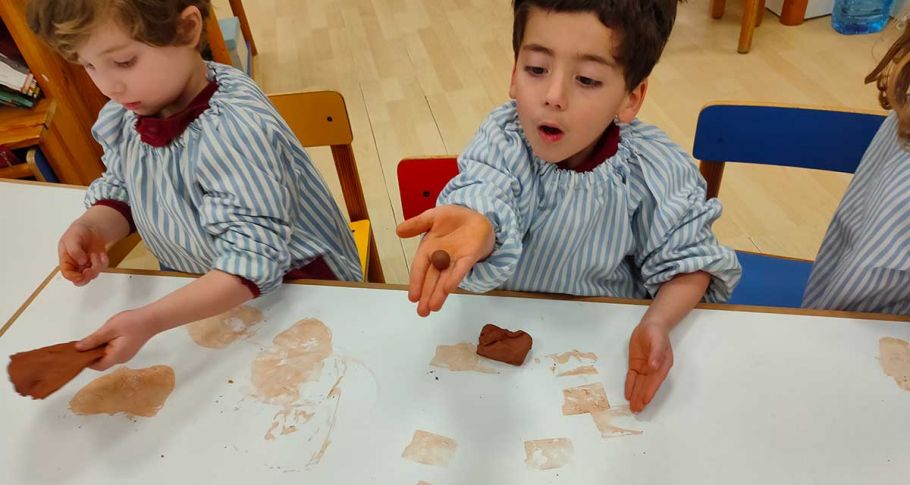 <time datetime="2022-03-28T15:59:19+00:00">28 de marzo de 2022</time> | <a href="https://www.escola-horitzo.cat/author/kike/">Super User</a> | <a href="https://www.escola-horitzo.cat/category/el-dia-a-dia/" rel="tag">El dia a dia</a> | <a href="https://www.escola-horitzo.cat/2022/03/28/enfangats/#respond">No hay comentarios<span class="screen-reader-text"> en Enfangats</span></a>